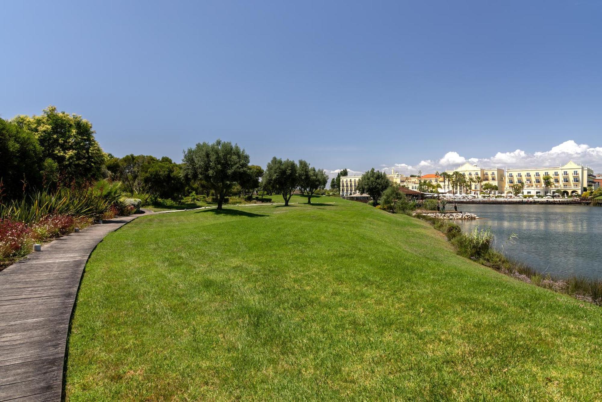 湖泊度假村 维拉摩拉 外观 照片 View of the park