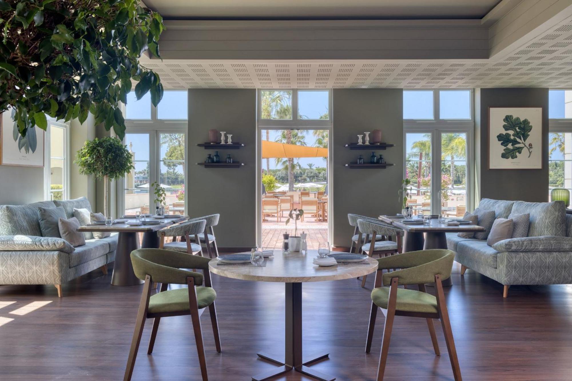 湖泊度假村 维拉摩拉 外观 照片 The interior of the restaurant